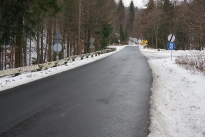 Gmina Czernichów (remont drogi w Międzybrodziu Bialskim - Straconka)